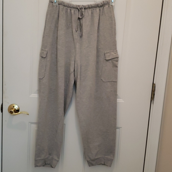 *3 for $25*  Bold Spirit Sweat Suit (2 pieces) - Size Large - Picture 7 of 13